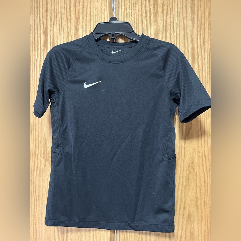 Black dri fit Nike shirt